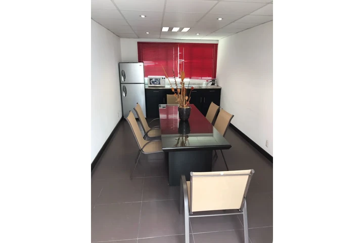 $3500 : Se Renta Casa Para Oficinas image 3