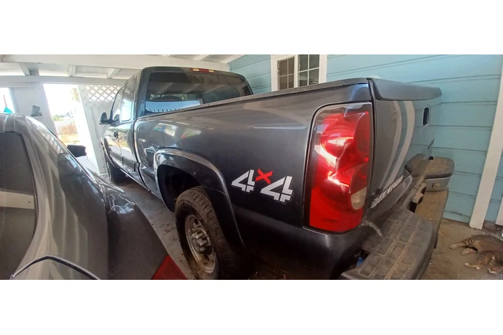 $5500 : Chevy silverado hd2500 4x4 image 1