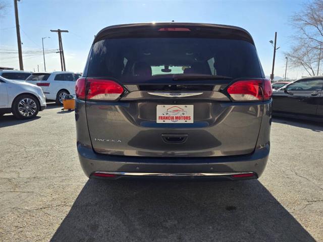 $13995 : 2019 Pacifica Touring L image 5