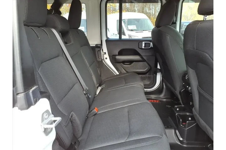 $27525 : Jeep Wrangler Unlimited 2020 image 7