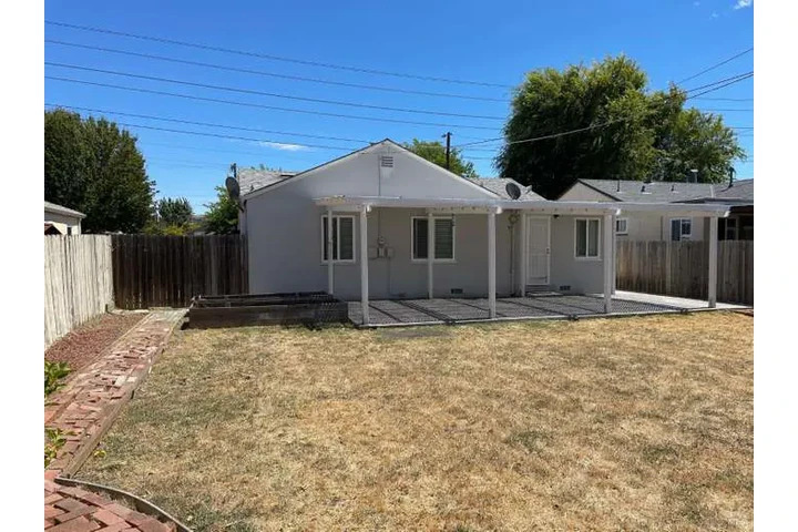 $700 : 1019 Thelma Avenue, Vallejo image 5