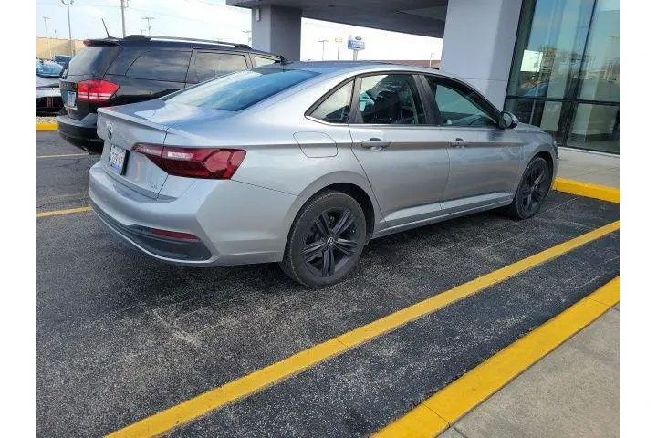 $20452 : Volkswagen Jetta 2022 SE 4dr image 4