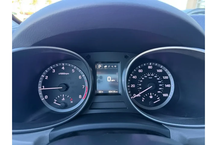 Hyundai SANTA FE Sport 2018 image 10