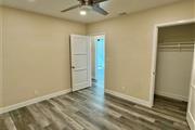 $900 : Beautiful Home...LAKEWOOD,CA thumbnail