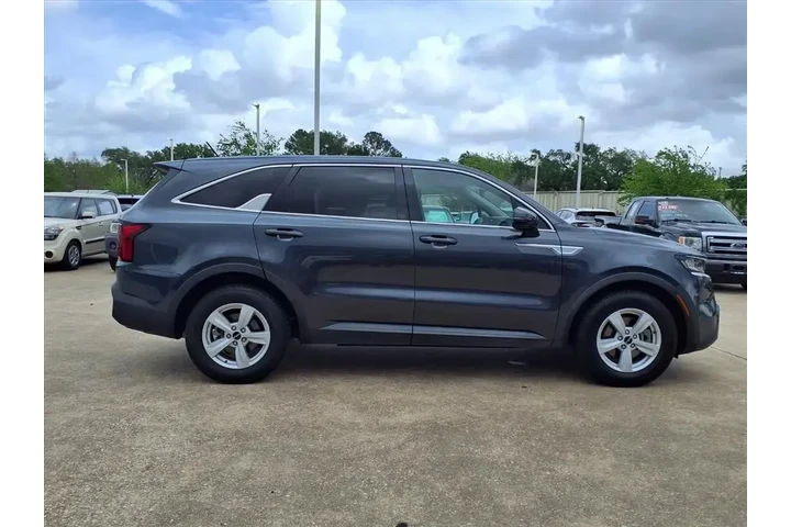$22991 : Kia Sorento 2022 LX 4dr SUV image 8