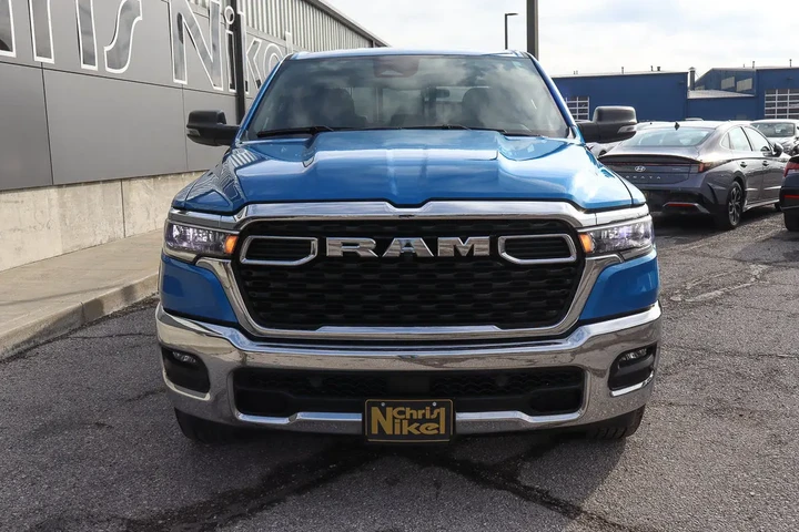 $40988 : 2025 1500 Big Horn 4x4 Crew C image 2