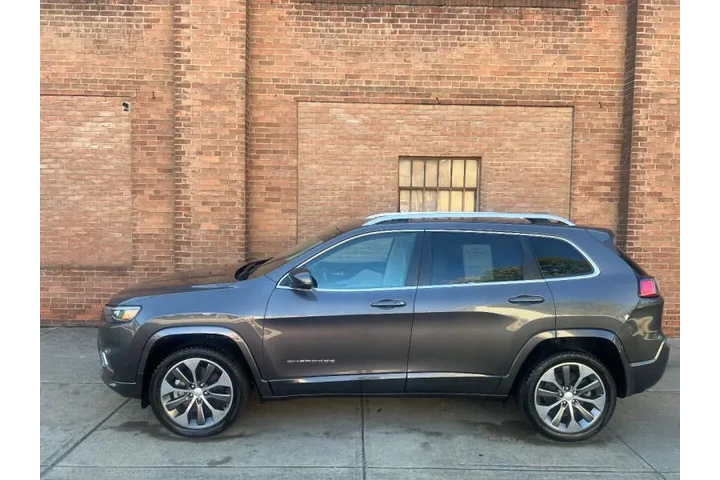 $20500 : 2019 Cherokee Overland image 4