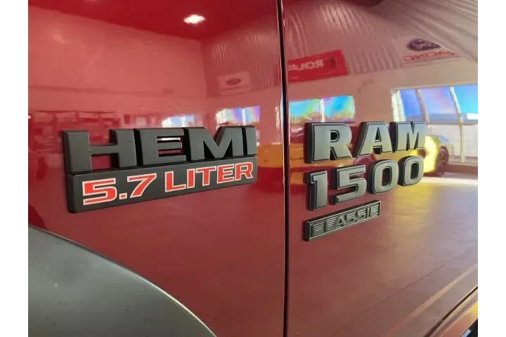 $25900 : Ram 1500 Classic 2021 4x4 SL image 10