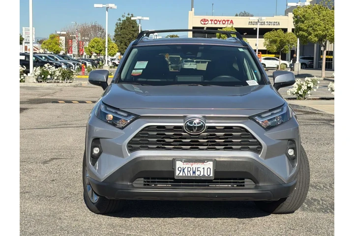 $36565 : Toyota RAV4 2024 XLE Premium image 2