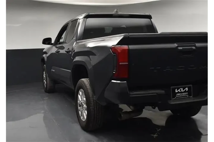 $30504 : Toyota Tacoma 2024 4x2 SR5 4 image 6