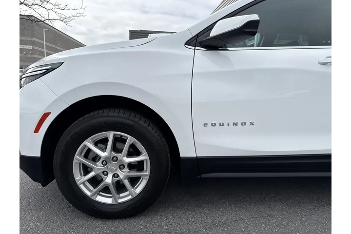 $21103 : Chevrolet Equinox 2023 4x4 L image 9