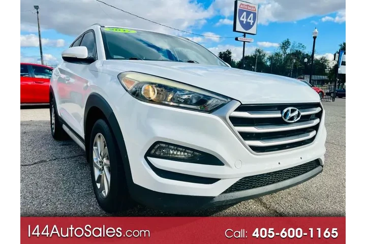 $11995 : 2017 Tucson SE image 1