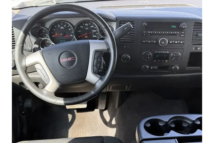 $29900 : GMC Sierra 2500HD 2014 4x4 S image 2