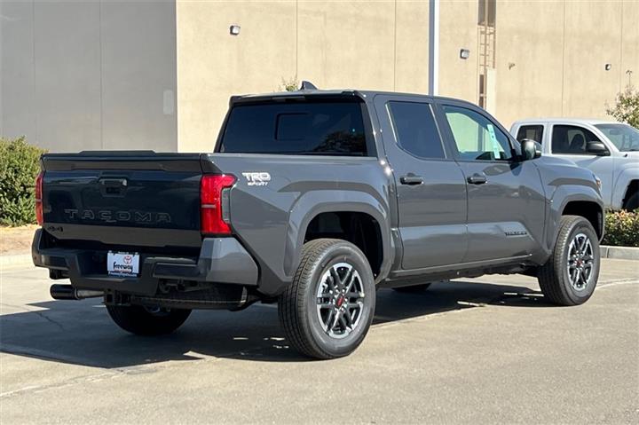 $49874 : New 2024 Tacoma TRD Sport Dou image 4