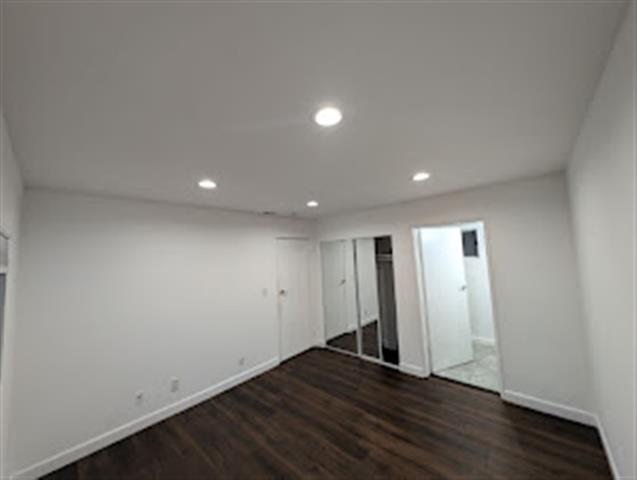 $2800 : NORTH HOLLYWOOD APT. DE 3 RECS image 2