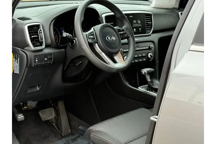 $17989 : Kia Sportage 2022 AWD LX 4dr image 8