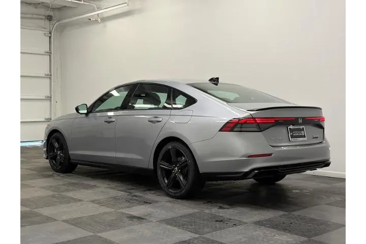$27000 : Honda Accord Hybrid 2023 Spo image 6