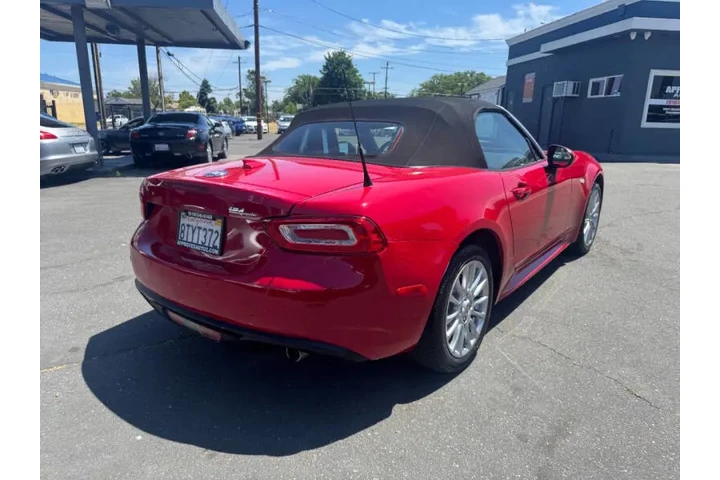$12998 : 2017 FIAT 124 Spider Lusso image 7