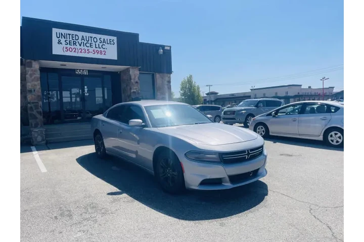 $5999 : 2015 Charger SE image 8