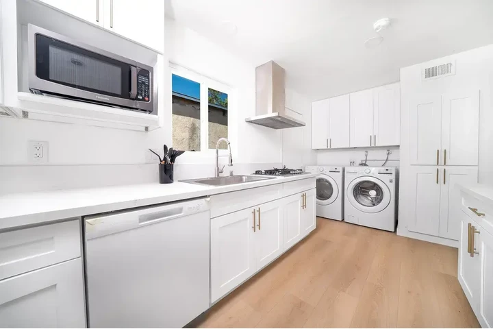 $1400 : Santa Ana - Home Available image 2