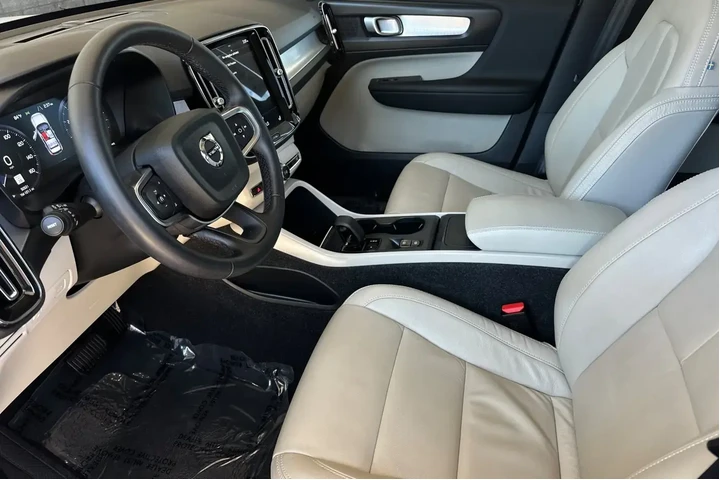 $22900 : Volvo XC40 2022 AWD T5 Momen image 9