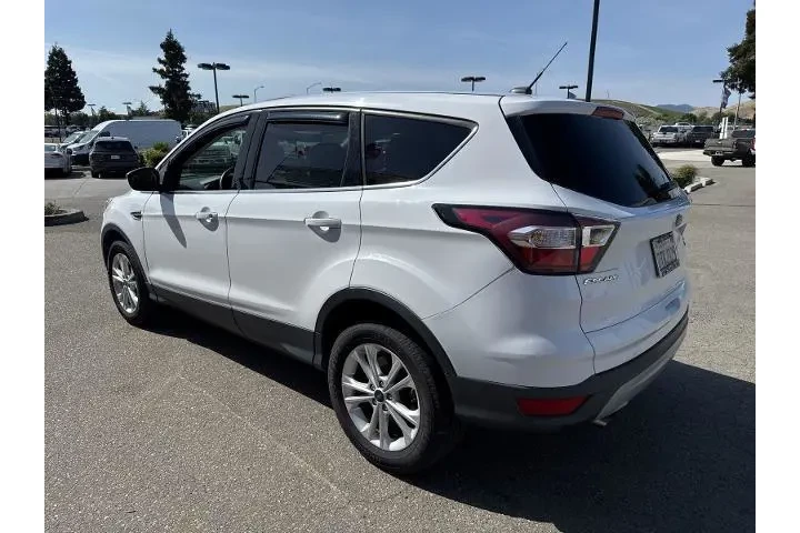 $13900 : Ford Escape 2017 SE 4dr SUV image 3