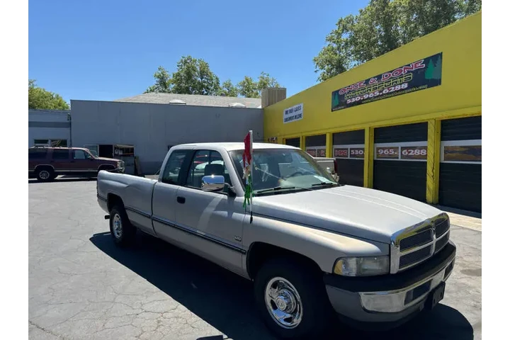 $8995 : 1996 Ram 2500 Laramie SLT image 5
