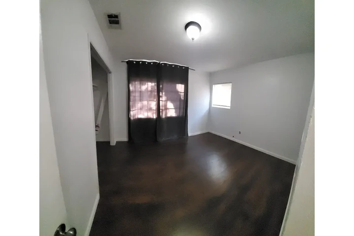 $1375 : Fontana - Move-In Ready image 4