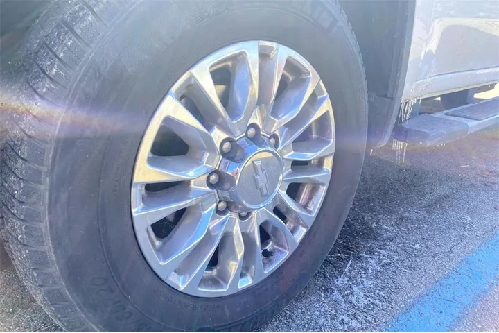 $39998 : Chevrolet Silverado 2500HD 2 image 2