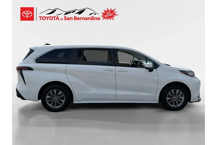 $39999 : Toyota Sienna 2023 LE 8-Pass image 6