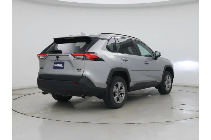 $29998 : Toyota RAV4 2022 AWD XLE 4dr image 8