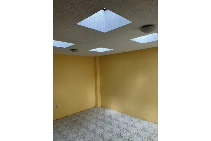 $400 : Arriendo casa Molineros image 6
