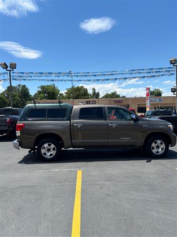 2010 Tundra 4WD Truck CrewMax image 2