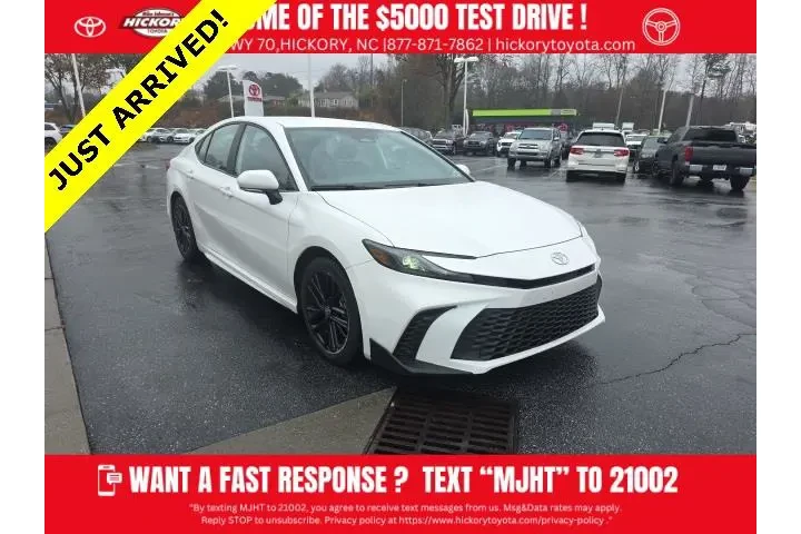 $26799 : Toyota Camry 2025 SE 4dr Sed image 1