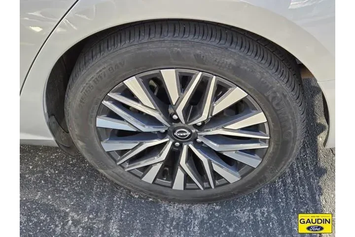 $19636 : Nissan Altima 2024 2.5 SV 4d image 4