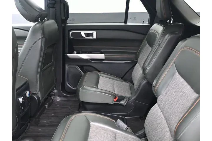 $27500 : Ford Explorer 2021 AWD Timbe image 8