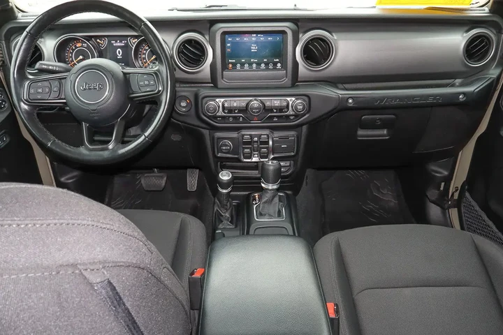 $35988 : 2022 Wrangler Unlimited Willy image 10