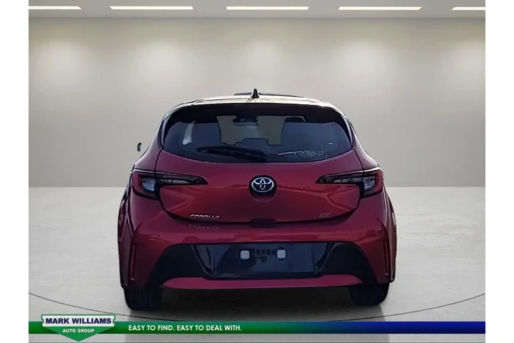 $23949 : Toyota Corolla Hatchback 202 image 7