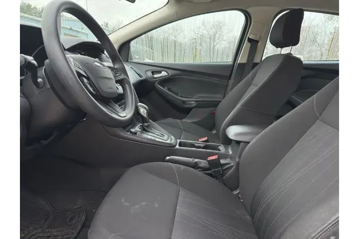 $8995 : Ford Focus 2018 SE 4dr Sedan image 7