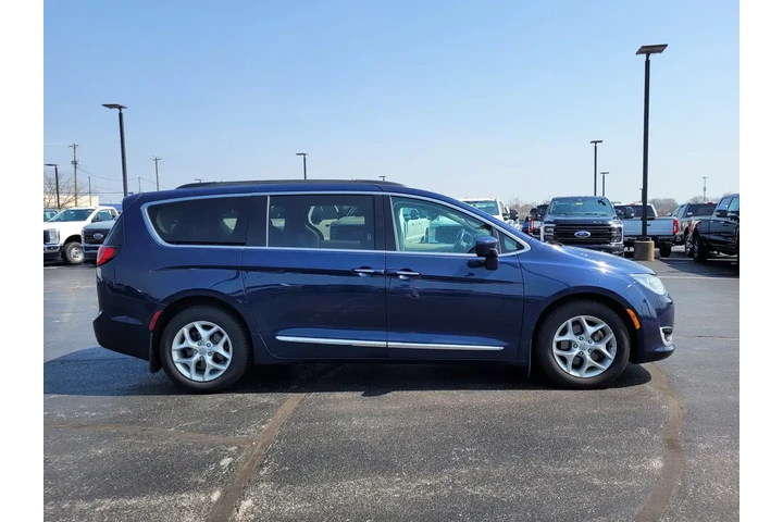 $16898 : Chrysler Pacifica 2017 Touri image 2