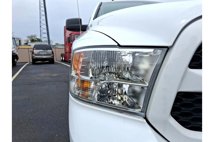 $18600 : 2019 RAM 1500 Classic Tradesm image 9