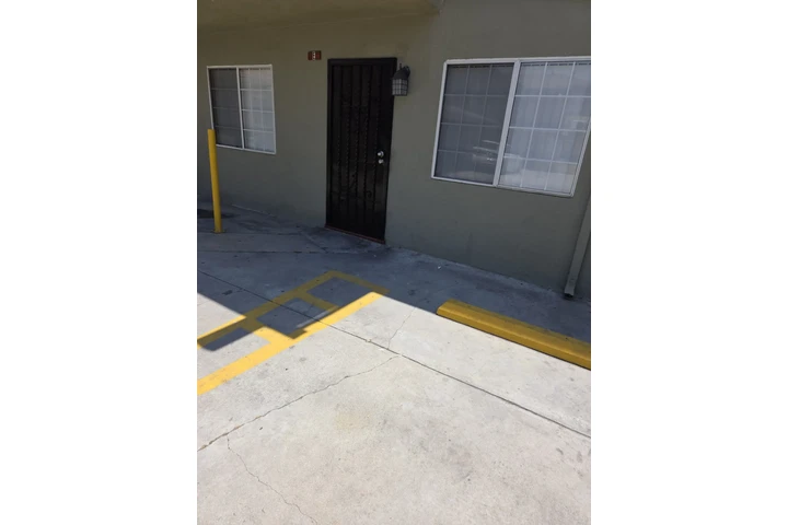 MAYWOOD 5024 EAST 59TH PLACE image 1