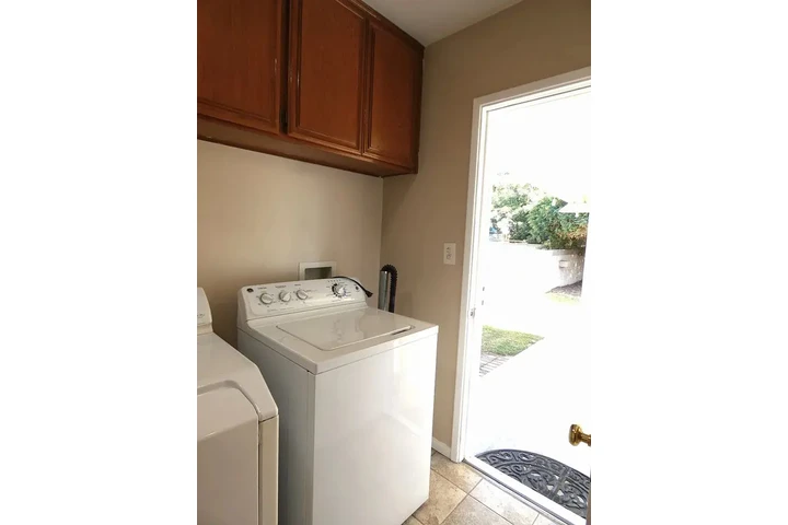 $900 : Beautiful Home...LAKEWOOD,CA image 7