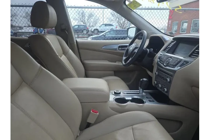 $7995 : 2017 Pathfinder SL image 4