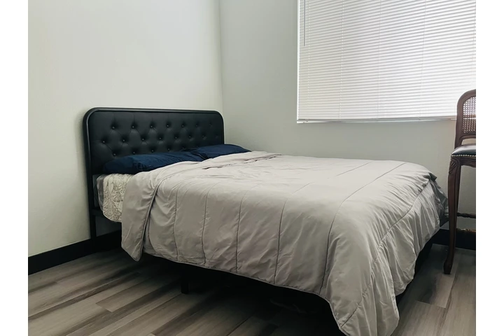 $1300 : Habitación en Paramount image 9