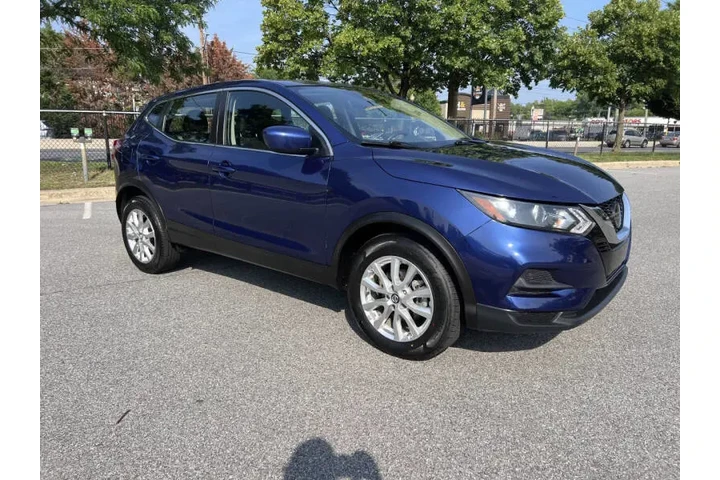 $11900 : 2021 Rogue Sport S image 5