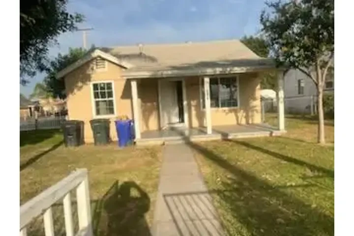 SE RENTA CASITA EN COLTON image 7