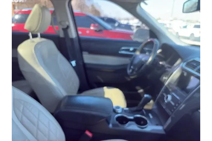 $17500 : Ford Explorer 2018 AWD Plati image 5