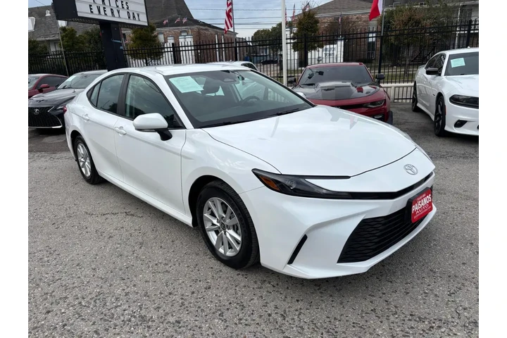 2025 Camry LE image 3