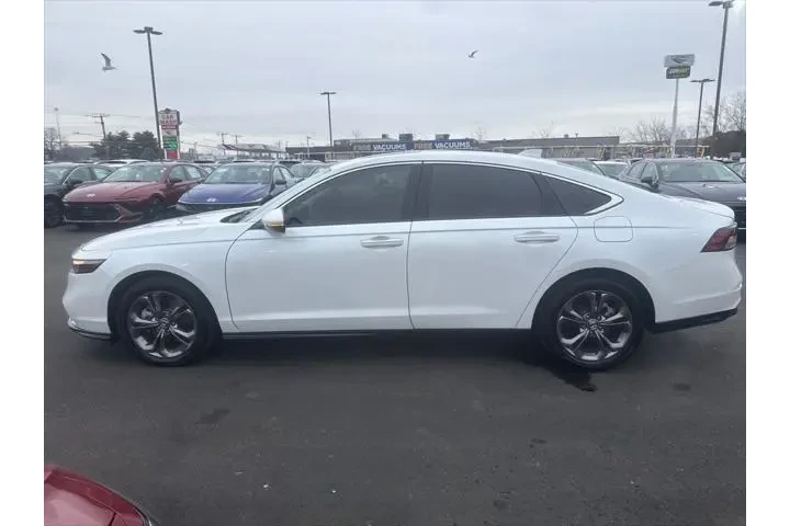 $27995 : Honda Accord Hybrid 2023 EX- image 6